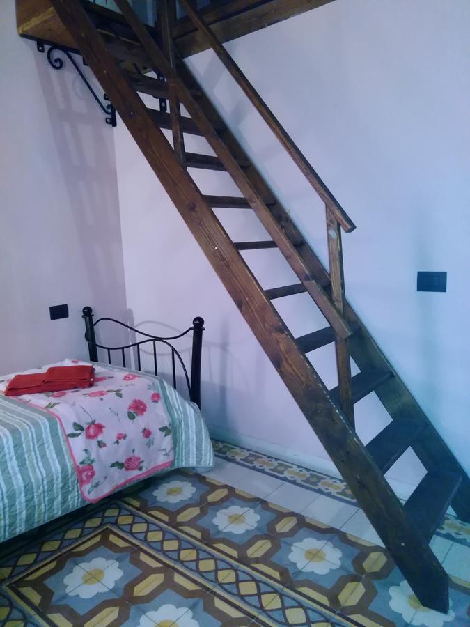 La Corte Di Lucina Terralba Екстериор снимка